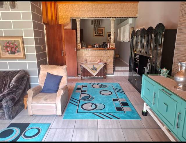 3 BEDROOM HOUSE FOR SALE IN GREENHILLS